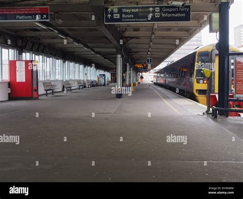 Portsmouth harbour train station portsmouth hi-res stock photography and images - Alamy