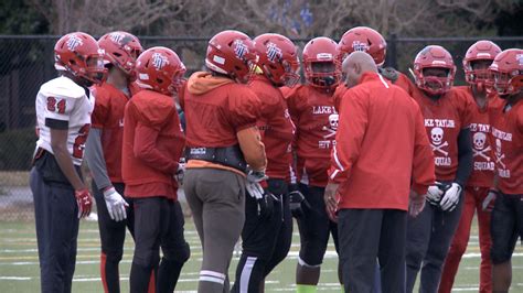 Lake Taylor H.S. football team takes another swing at a ring