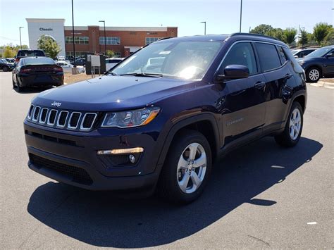 New 2019 JEEP Compass Latitude FWD Sport Utility