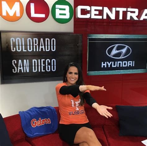 Lauren Shehadi MLB Network brunette hot pretty sideline reporter ...