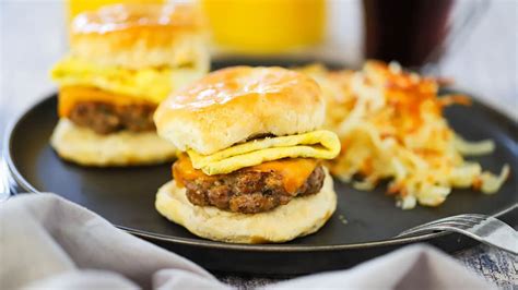 Sausage, Egg, and Cheese Breakfast Sanwich | How To Feed A Loon