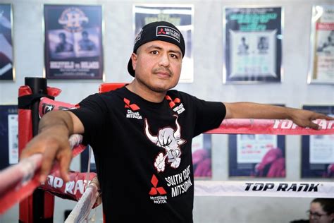 Video: Robert Garcia Talks Canelo vs. Chavez, Mikey Garcia, More - Boxing News