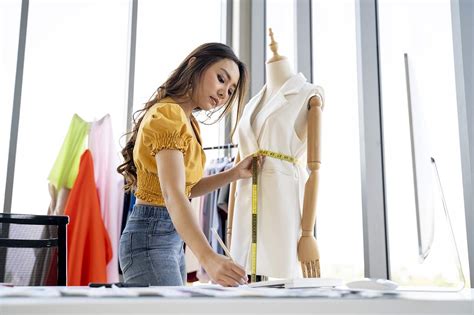 Focus on Majors: Fashion Design/Merchandising - Mavin Learning Resources