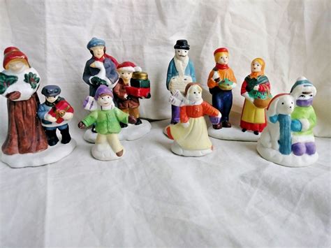 Vintage/Modern lot of 7 christmas village/town/decoration/ people figurines | Christmas village ...