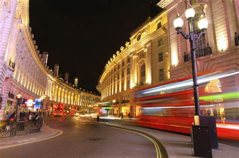 Piccadilly Circus (With images) | Piccadilly circus, London town ...