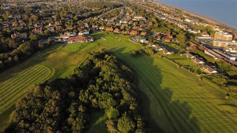 Cooden Beach Golf Club - golf course in Sussex for society golfing