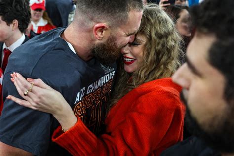 Taylor Swift Gives Travis Kelce and Their Romance a Sweet Wink in ‘So ...