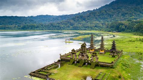 Aerial view of hindu temple ruins of Pura Hulun Danu at the Tamblingan ...