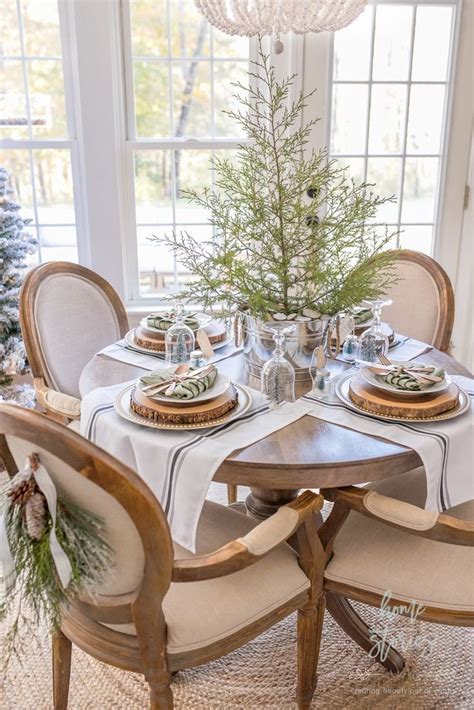 Winter Dining Room Decoration Ideas On Your Table 30 - HOMYHOMEE