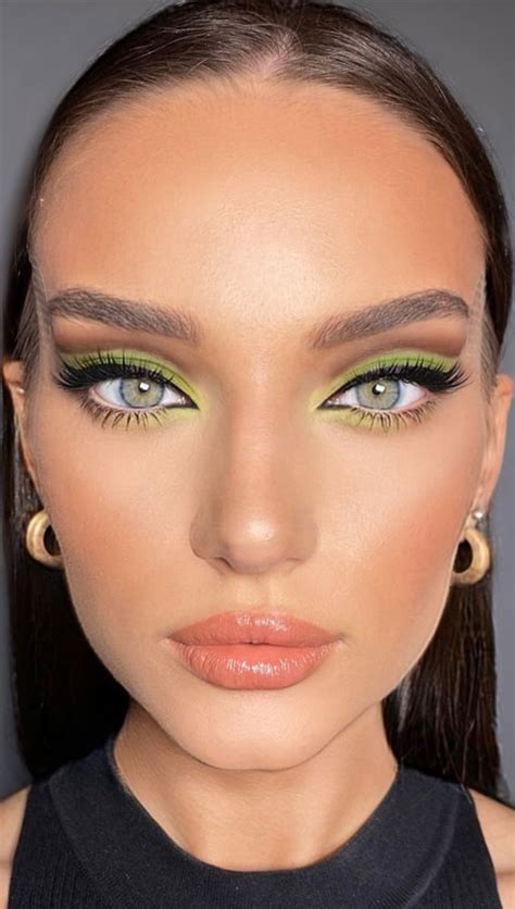 Stunning makeup looks 2021 : netural summer makeup look