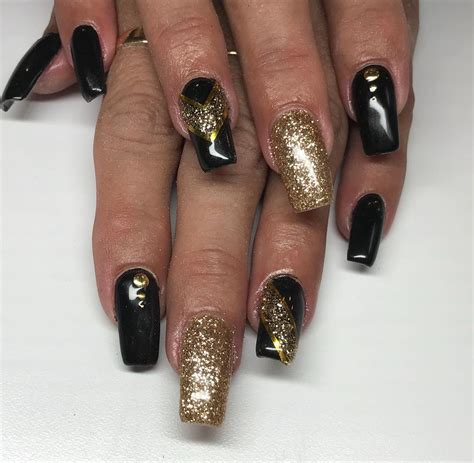 Top 50 black and gold nails ideas 2024 - flamegeuss.com