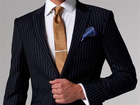 Vincero Navy Blue & White Pinstripe Suit | Custom suits men, Pinstripe ...