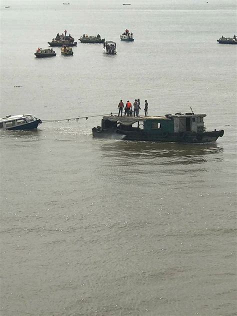 Boat Capsizes Under Third Mainland Bridge In Lagos, 19 Passengers Rescued. PICS - Travel - Nigeria