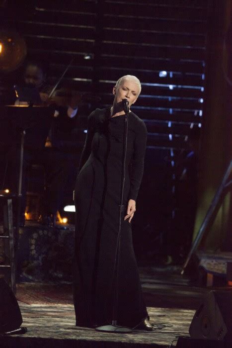 Annie Lennox: Nostalgia Live in Concert | Annie Lennox in Concert ...