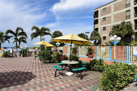 Book Plaza Beach Hotel Beachfront Resort in St. Pete Beach | Hotels.com