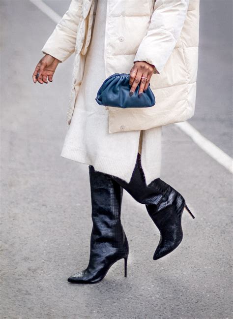 Puffer coat - How to look chic in a puffer coat - Awed by Monica