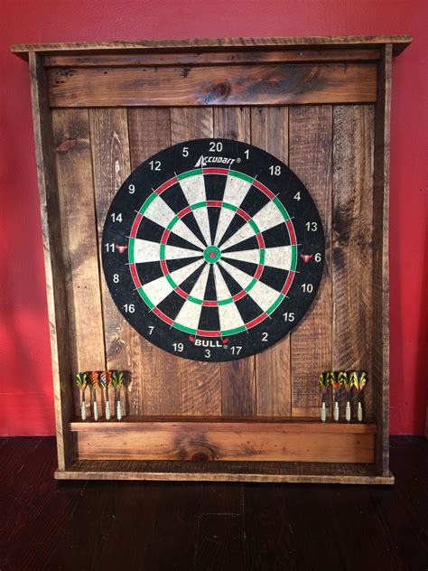 Pallet dart board backboard | Man cave design, Dart board, Wood pallet ...