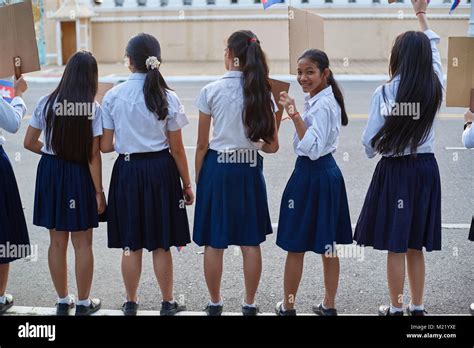 Cambodian Schoolgirl High Resolution Stock Photography and Images - Alamy