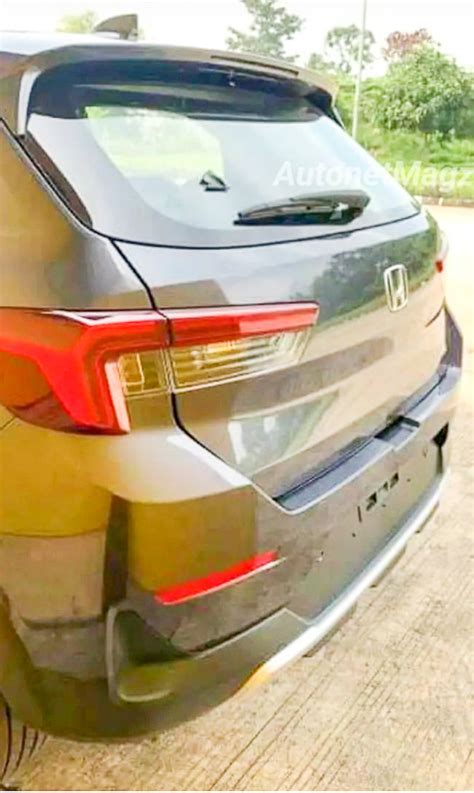 New Honda Compact SUV Spied Undisguised For First Time