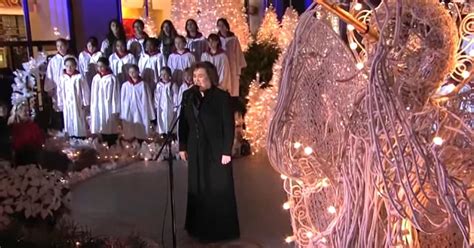 Susan Boyle Sings Christmas Song That Gives You Goosebumps