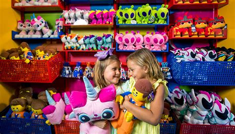 Shopping and Stores | LEGOLAND Florida Resorts | Theme Park