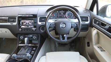 Volkswagen-Touareg-2012-V6-TDi-Interior Car Photos - Overdrive