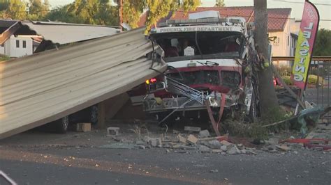 Crash involving Phoenix fire truck hospitalizes 4 | 12news.com