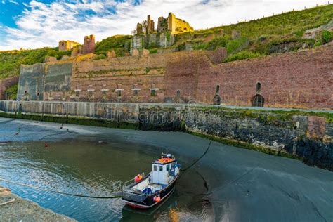 Porthgain, Pembrokeshire, Dyfed, Wales, UK Editorial Stock Photo - Image of fishing, europe ...