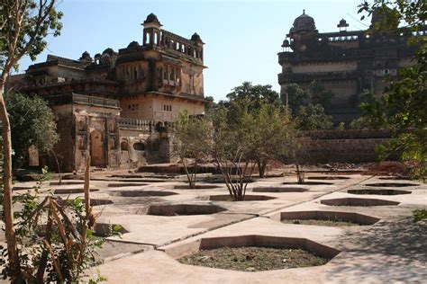 Orchha Palace Gardens