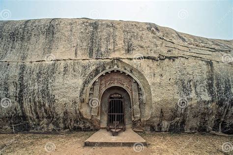 Entrance of Barabar Caves, Oldest Man-made Caves Built by Cutting these Granite Hills in Bihar ...