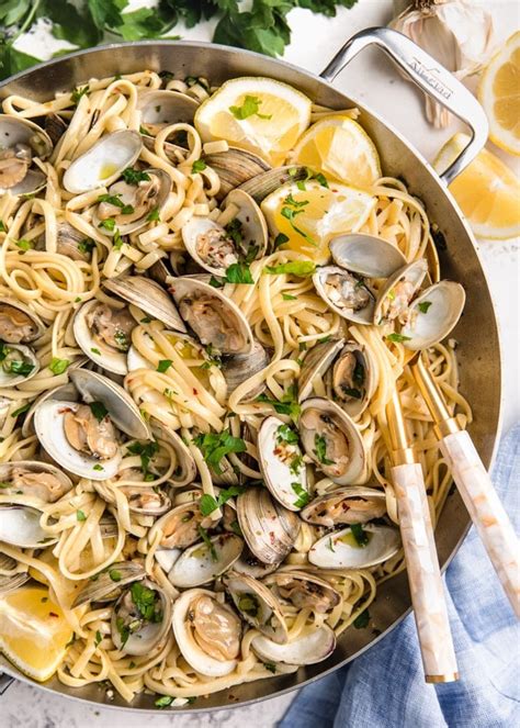 Linguine with Clams (Linguine alle Vongole) - Striped Spatula