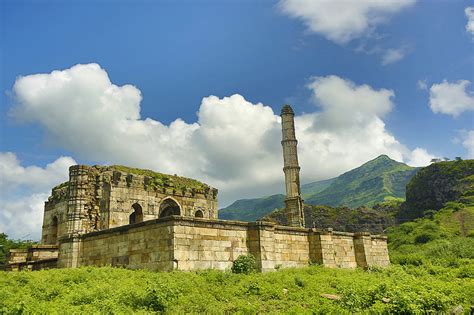 Pavagadh: A Confluence of History, Myth and Religion | ixigo Travel Stories