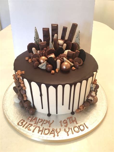 Pin de Maria Moustouka en Deliciously Spoilt | Torta de chocolate decoracion, Pastel de ...