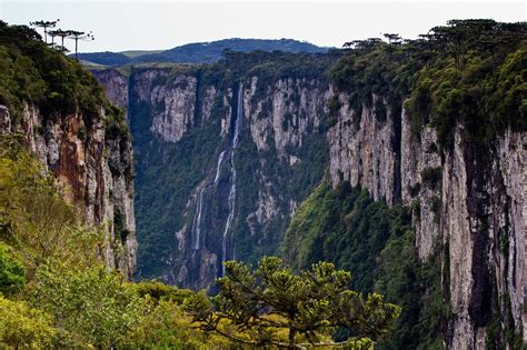 Aparados da Serra National Park - Brazil [OC][2048x1365] : EarthPorn