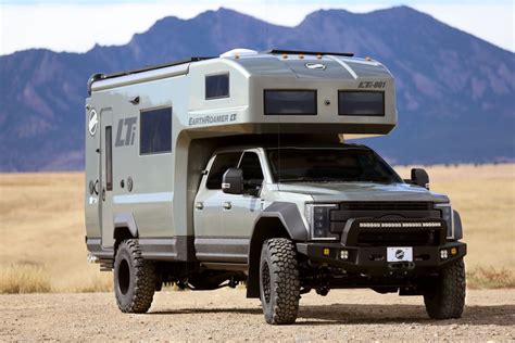 EarthRoamer LTi: Ford Super-Duty Carbon Camper