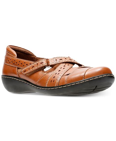 Clarks Collection Women's Ashland Spin Flats & Reviews - Flats - Shoes ...