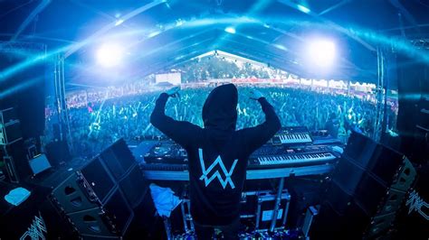 Alan Walker - Live @ EDC Las Vegas 2017 - YouTube