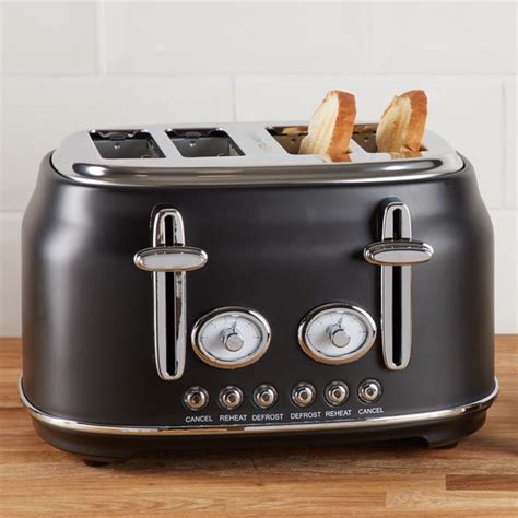 Retro 4 Slice Matt Black Toaster | Dunelm