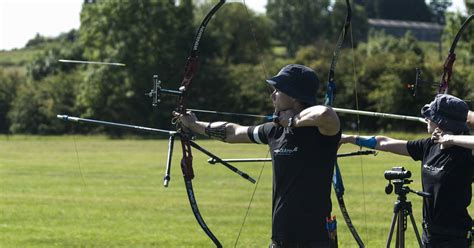 The 4 Types of Archery Bows: Recurve, Longbow, Compound, and Crossbow ...