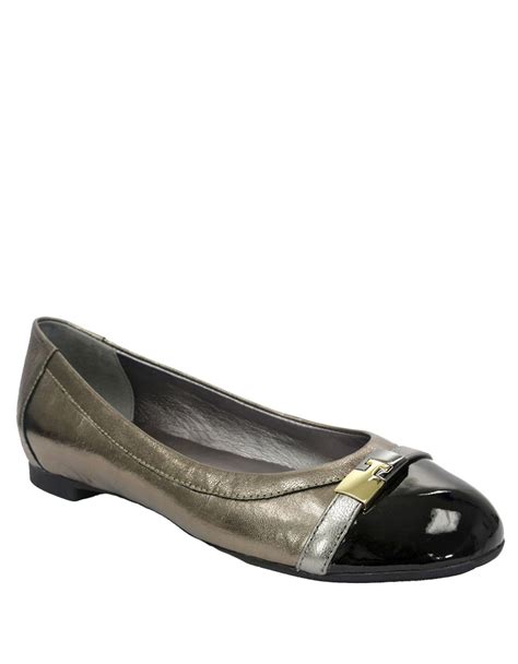 Tahari Primo Metallic Leather Flats in Gray (GRAPHITE) | Lyst