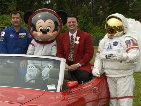 Astronaut Mickey Mouse | Mickey mouse pictures, Mickey, Mickey mouse