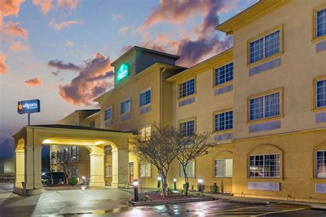 La Quinta Inn & Suites Fort Smith, AR - See Discounts