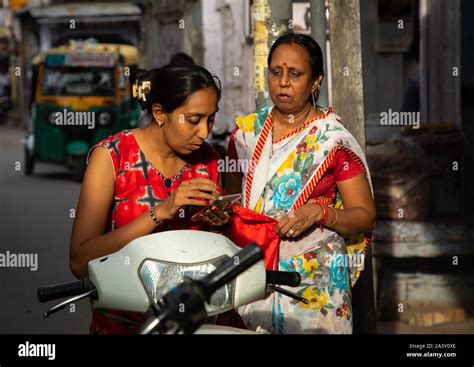 Portrait of rajasthani women in the street, Rajasthan, Jodhpur, India ...