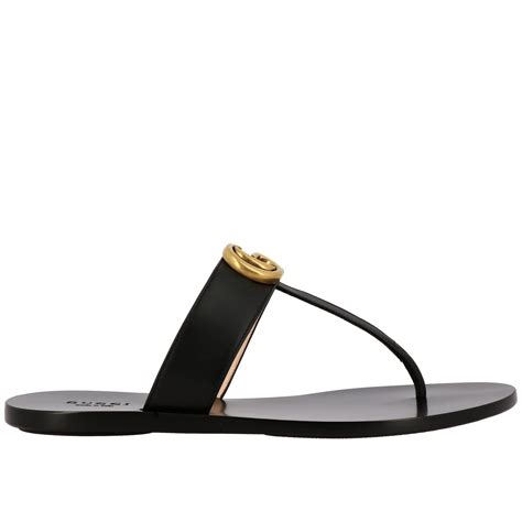 GUCCI: Marmont thong sandal in leather with GG monogram - Black | Gucci flat sandals 497444 ...