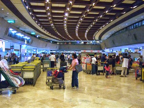 Traveling Cynthia: World's Worst Airport - Manila Airport - Philippines