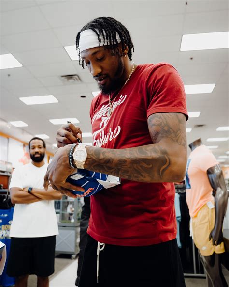 Back to School with Robert Covington Photo Gallery | NBA.com