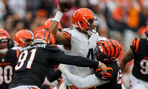 Bengals DE Trey Hendrickson suffered broken wrist vs. Browns