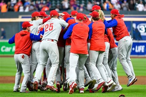 Canadian manager Rob Thomson leads Phillies to 1st playoff berth since 2011 | CBC Sports