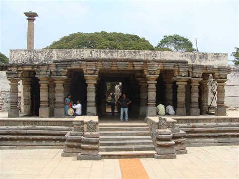 INDIA BACKPACKER: Somnathpur Temple, finest architecture