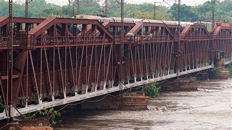 Delhi Flood: Rail Traffic Suspended On Old Yamuna Bridge As Water Level ...